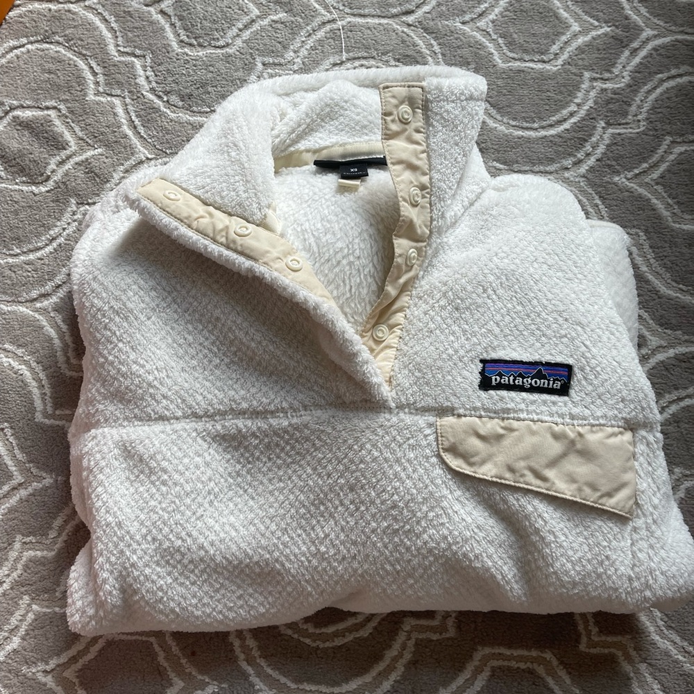 patigonia sweater fleece